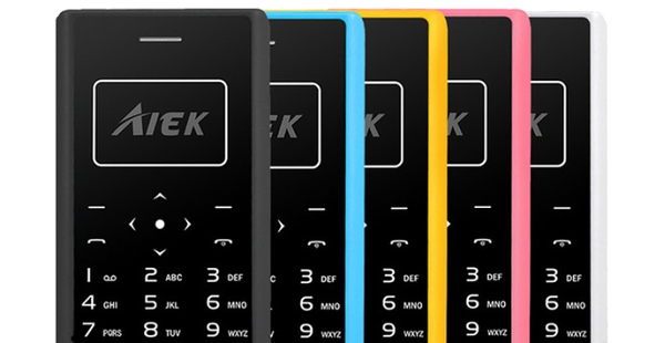 Hledáte záložní telefon? Zkuste malý, ale i levný mobil Aiek X7